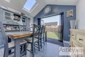 dining- click for photo gallery